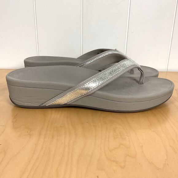 Vionic Women's Tide II Silver Leather Flip Flop/Sandals Size 10 - Picture 2 of 5